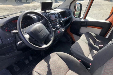 Peugeot Boxer 2.2 - 140 C.V. / FURGON TRANSPORTE DE CABALLOS