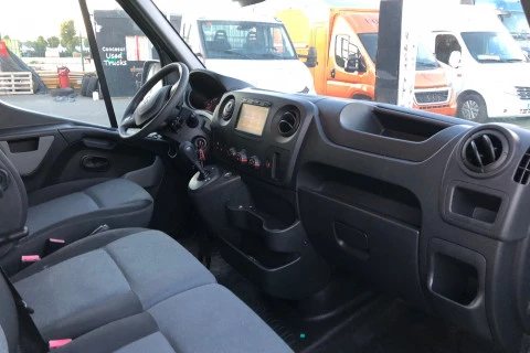 Renault Trucks Master 2.3 / para transporte de 2 caballos