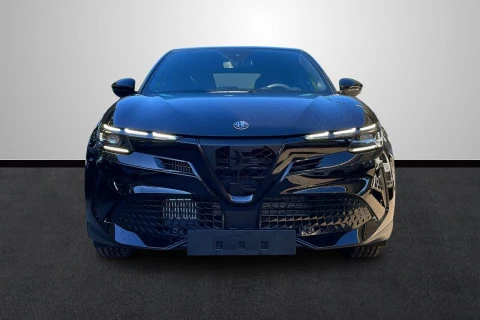 Alfa Romeo Junior Ibrida Speciale 107kW (145CV)