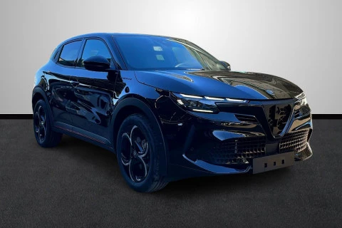 Alfa Romeo Junior Ibrida Speciale 107kW (145CV)