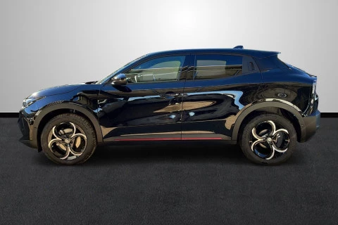 Alfa Romeo Junior Ibrida Speciale 107kW (145CV)