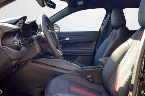 Alfa Romeo Junior Ibrida Speciale 107kW (145CV)