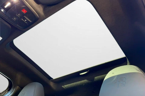 Alfa Romeo Junior Ibrida Speciale 107kW (145CV)