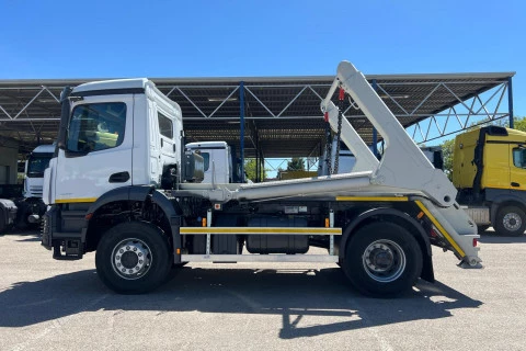 Mercedes-Benz Arocs 1830