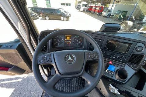 Mercedes-Benz Arocs 1830