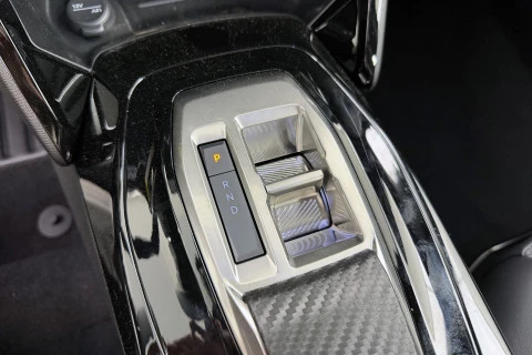 Peugeot 2008 N2008 Allure Hybrid 145 eDCS6