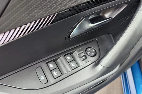 Peugeot 2008 N2008 Allure Hybrid 145 eDCS6