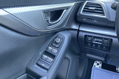 Subaru XV 2.0i Hybrid CVT Executive Plus