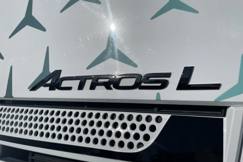 Mercedes-Benz Actros 1851LS