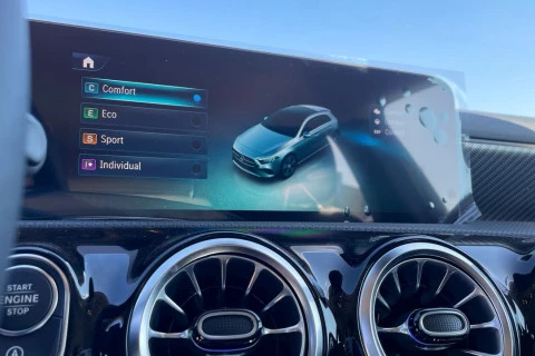 Mercedes-Benz Clase A A 250 e con tecnología híbrida EQ