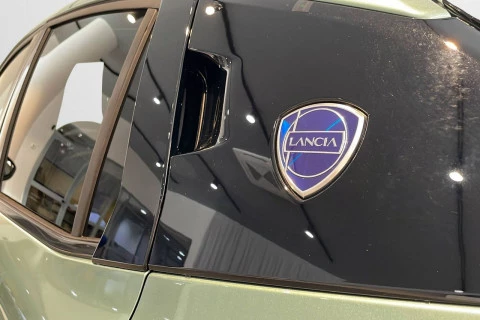 Lancia Ypsilon Ypsilon LX Elettrica 54kWh 115kW (156CV)