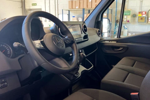 Mercedes-Benz Sprinter 311 CDI Furgon PRO Medio