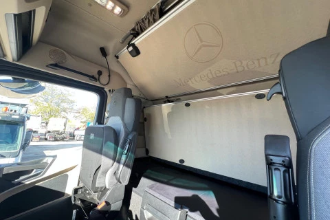 Mercedes-Benz Actros 1851 LS