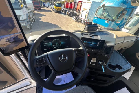 Mercedes-Benz Actros 1851 LS
