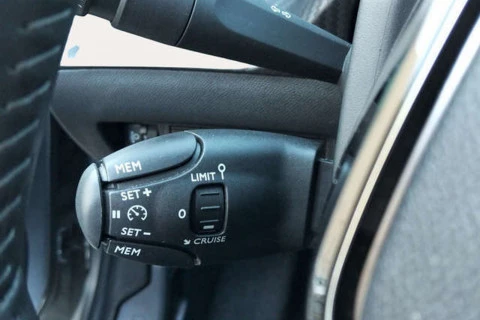 Peugeot 208 Active Puretech 100