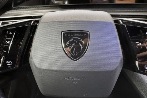Peugeot 5008 Hybrid 1.2 107KW Allure eDCS6