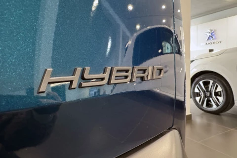 Peugeot 5008 Hybrid 1.2 107KW Allure eDCS6