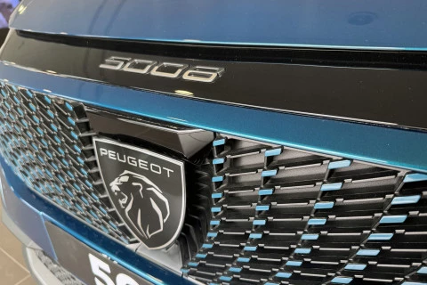 Peugeot 5008 Hybrid 1.2 107KW Allure eDCS6