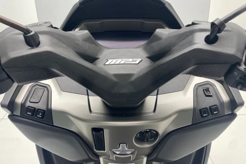 Piaggio MP3 400 HPE .