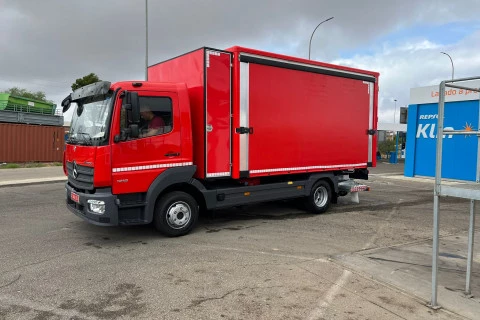 Mercedes-Benz Atego 1218 + botellero
