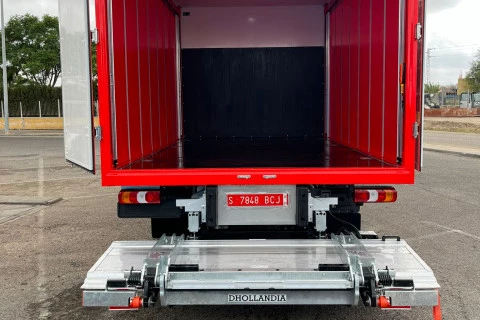 Mercedes-Benz Atego 1218 + botellero