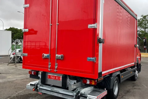 Mercedes-Benz Atego 1218 + botellero