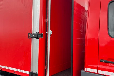 Mercedes-Benz Atego 1218 + botellero