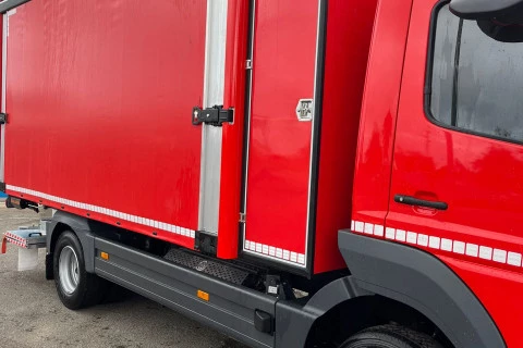 Mercedes-Benz Atego 1218 + botellero