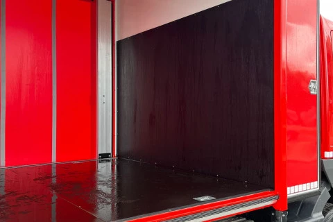 Mercedes-Benz Atego 1218 + botellero