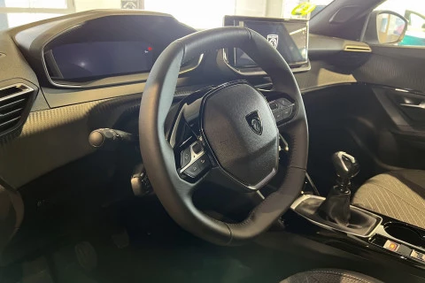 Peugeot 2008 Allure Gasolina 100 S&S 6 Vel. MAN