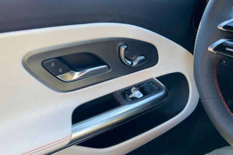 Mercedes-Benz CLA CLA 200 con tecnología EQ
