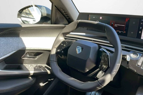 Peugeot 5008 Hybrid 1.2 100KW Allure eDCS6