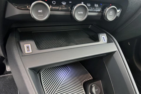 Citroën C4 Hybrid 145 ë-DCS6 Business Edition