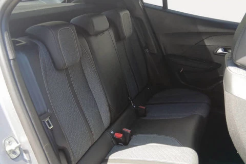 Peugeot 2008 Allure Hybrid eDCS6 107 kW (145 CV)
