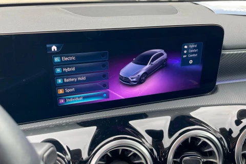 Mercedes-Benz Clase A A 250 e con tecnología híbrida EQ