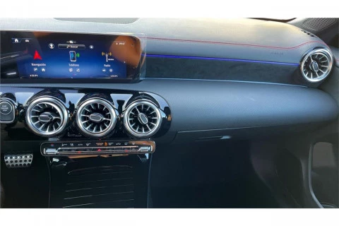 Mercedes-Benz CLA CLA 200