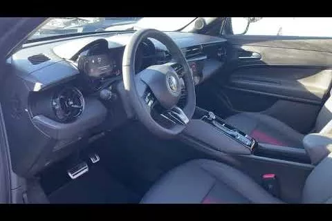 Alfa Romeo Junior Ibrida Speciale 107kW (145CV)