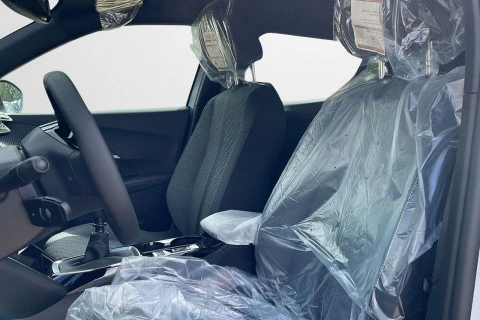 Peugeot 2008 Allure Gasolina 100 S&S 6 Vel. MAN