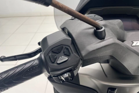 Piaggio MP3 Sport 310 .