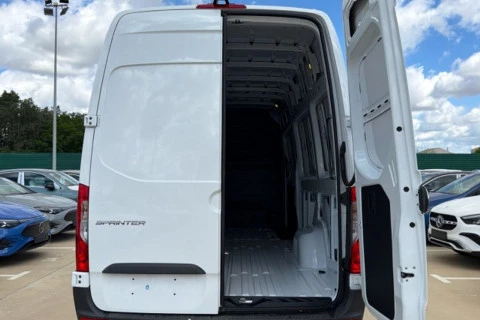 Mercedes-Benz Sprinter 311 CDI FURGON PRO LARGO