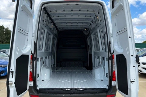 Mercedes-Benz Sprinter 311 CDI FURGON PRO LARGO