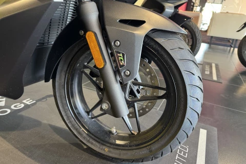 Voge SR3 Gris Antracita