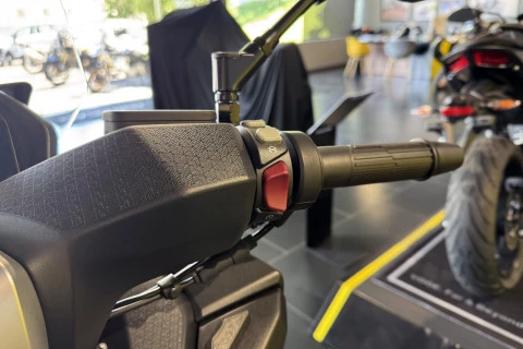 Voge SR3 Gris Antracita