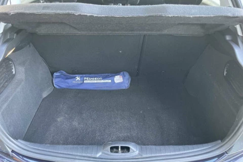 Peugeot 208 5P Signature 1.2L PureTech 60KW (82CV)