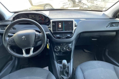 Peugeot 208 5P Signature 1.2L PureTech 60KW (82CV)