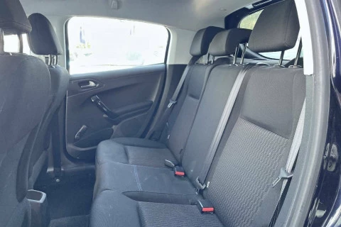 Peugeot 208 5P Signature 1.2L PureTech 60KW (82CV)