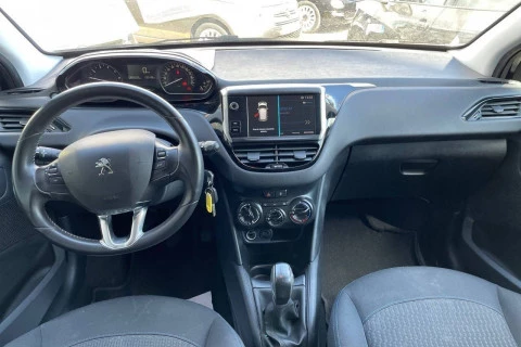 Peugeot 208 5P Signature 1.2L PureTech 60KW (82CV)