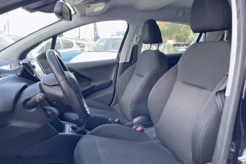 Peugeot 208 5P Signature 1.2L PureTech 60KW (82CV)