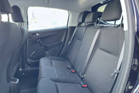 Peugeot 208 5P Signature 1.2L PureTech 60KW (82CV)