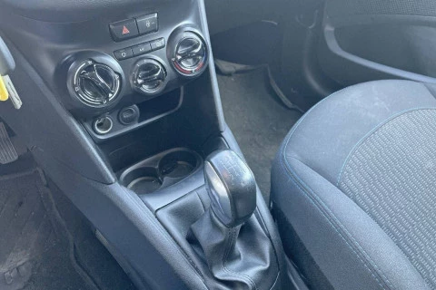 Peugeot 208 5P Signature 1.2L PureTech 60KW (82CV)